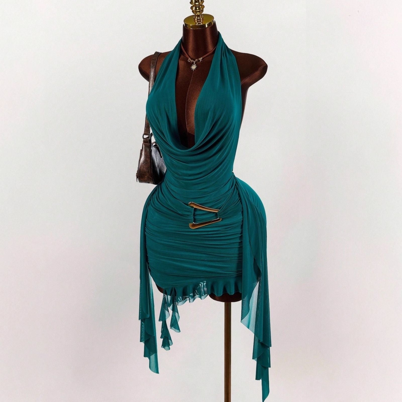 Robe dos nu séduisante et élégante sexy