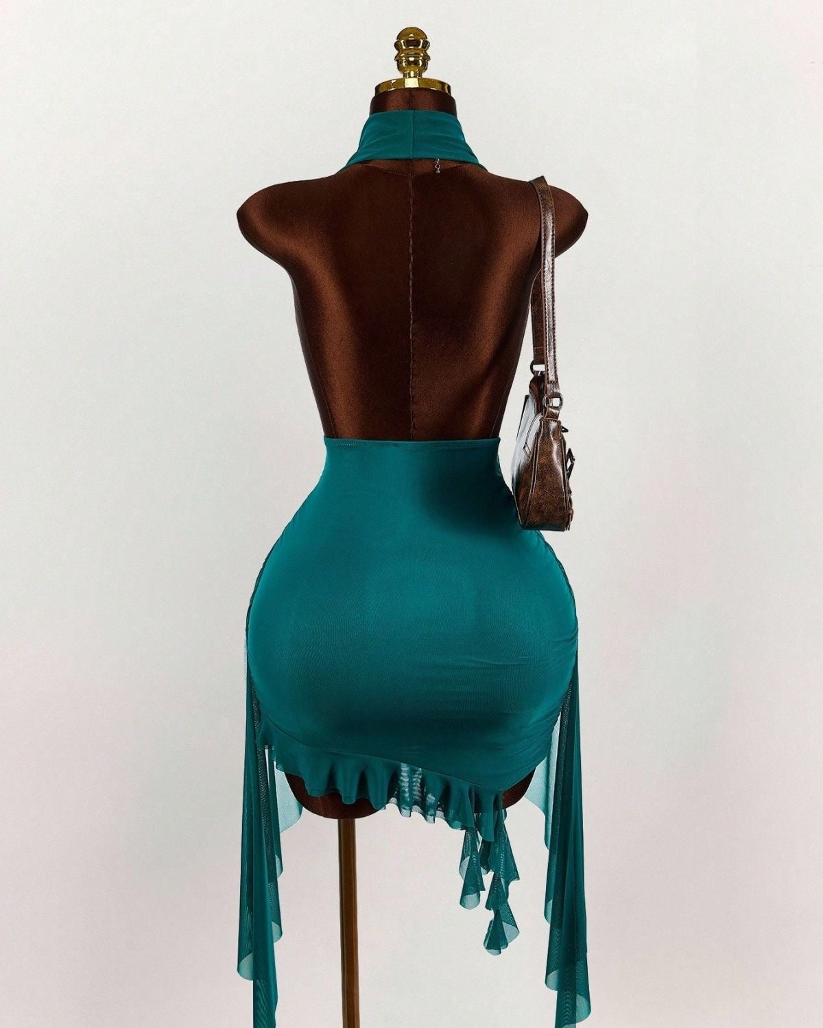 Robe dos nu séduisante et élégante sexy